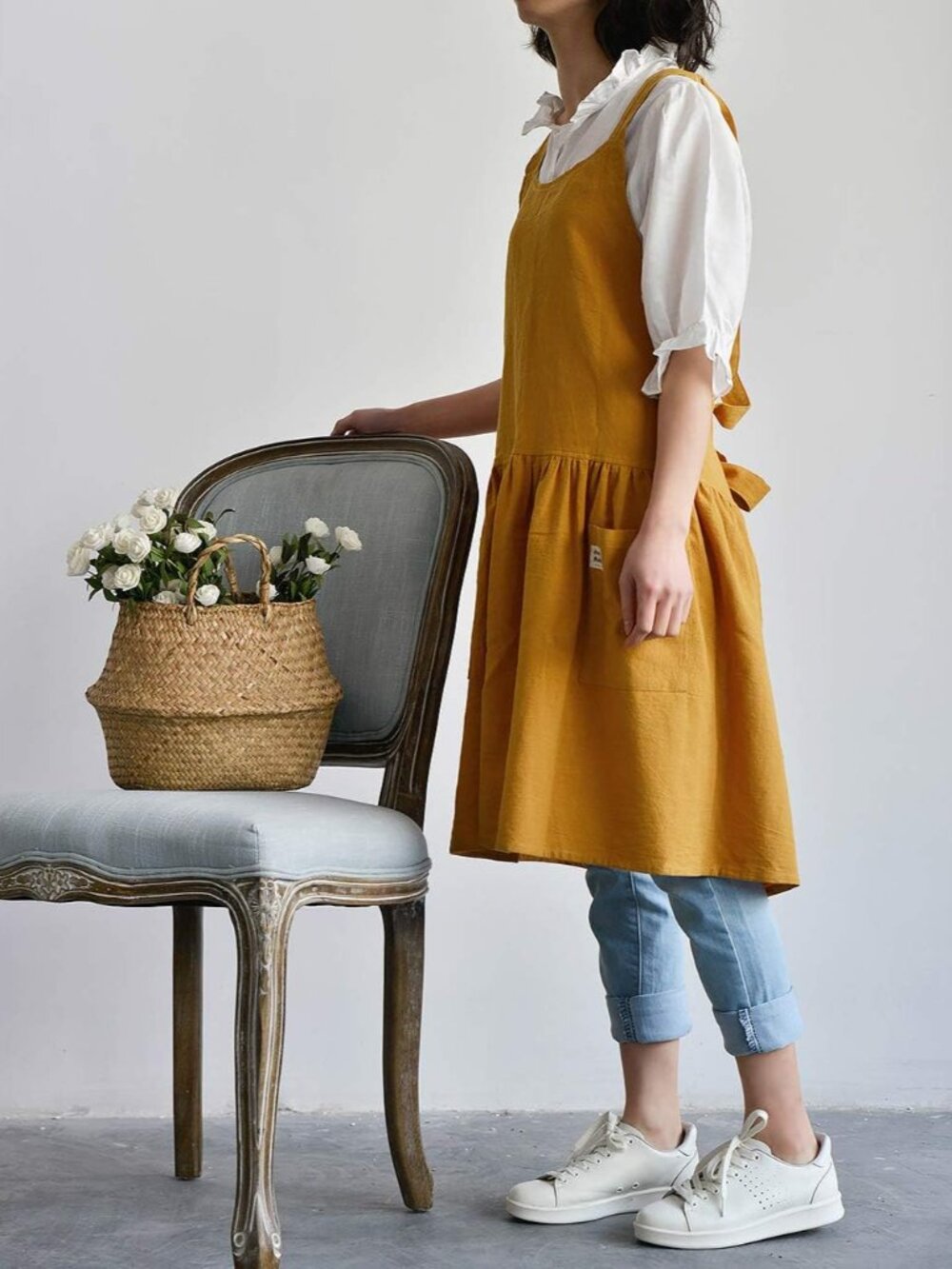 Cotton Linen Cross Back Apron for Women with Pockets for Painting Gardening Yell - Picture 3 of 5